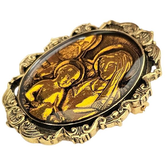 The Vatican Library Collection Mary, Joseph, And Baby Jesus Resin Brooch - Picture 3 of 9